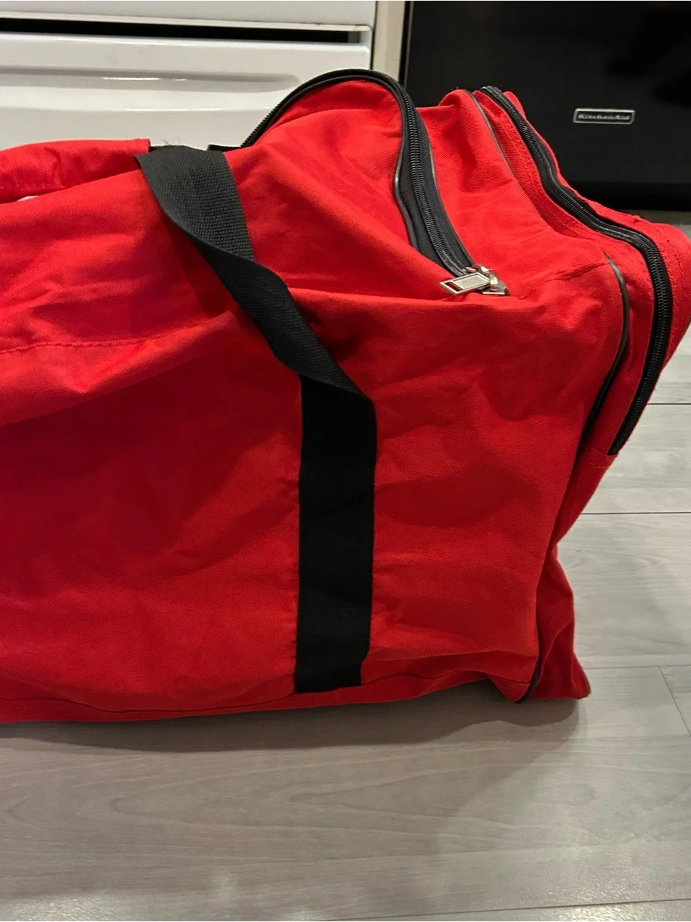 American Uni Large Red Duffel Bag Travel Gym Sports Luggage Multi Pocket 27”